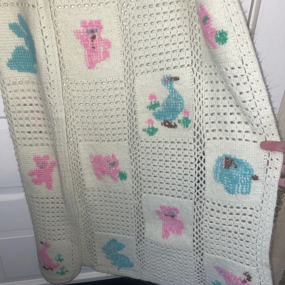Vintage Hand‎ Crocheted Baby Infant Blanket Animals Neutral Yarn